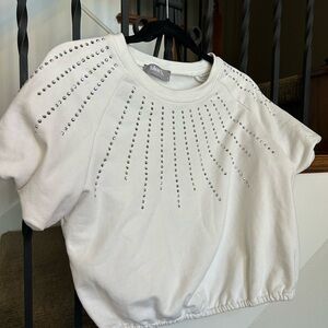 White studded crop top,‎ puff sleeve